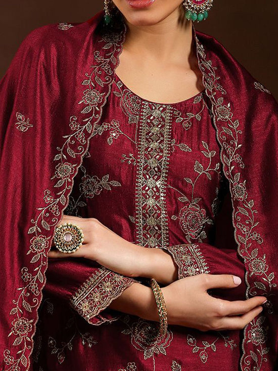 Maroon embroidered Vichitra kurta set with dupatta by Pushti Feni