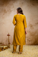 Women’s Embroidered Vatican Kurta Pant Set with Jacquard Golden Zari Dupatta