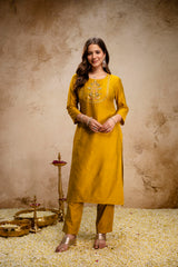 Women’s Embroidered Vatican Kurta Pant Set with Jacquard Golden Zari Dupatta