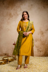 Women’s Embroidered Vatican Kurta Pant Set with Jacquard Golden Zari Dupatta
