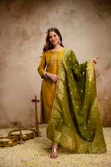 Women’s Embroidered Vatican Kurta Pant Set with Jacquard Golden Zari Dupatta