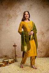 Women’s Embroidered Vatican Kurta Pant Set with Jacquard Golden Zari Dupatta