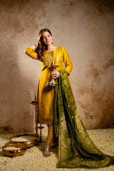 Women’s Embroidered Vatican Kurta Pant Set with Jacquard Golden Zari Dupatta