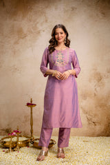 Women’s Embroidered Vatican Kurta Pant Set with Jacquard Golden Zari Dupatta