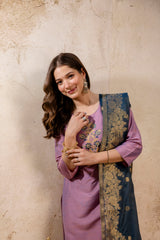Women’s Embroidered Vatican Kurta Pant Set with Jacquard Golden Zari Dupatta