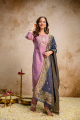 Women’s Embroidered Vatican Kurta Pant Set with Jacquard Golden Zari Dupatta