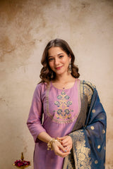 Women’s Embroidered Vatican Kurta Pant Set with Jacquard Golden Zari Dupatta