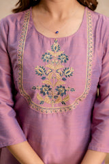 Women’s Embroidered Vatican Kurta Pant Set with Jacquard Golden Zari Dupatta